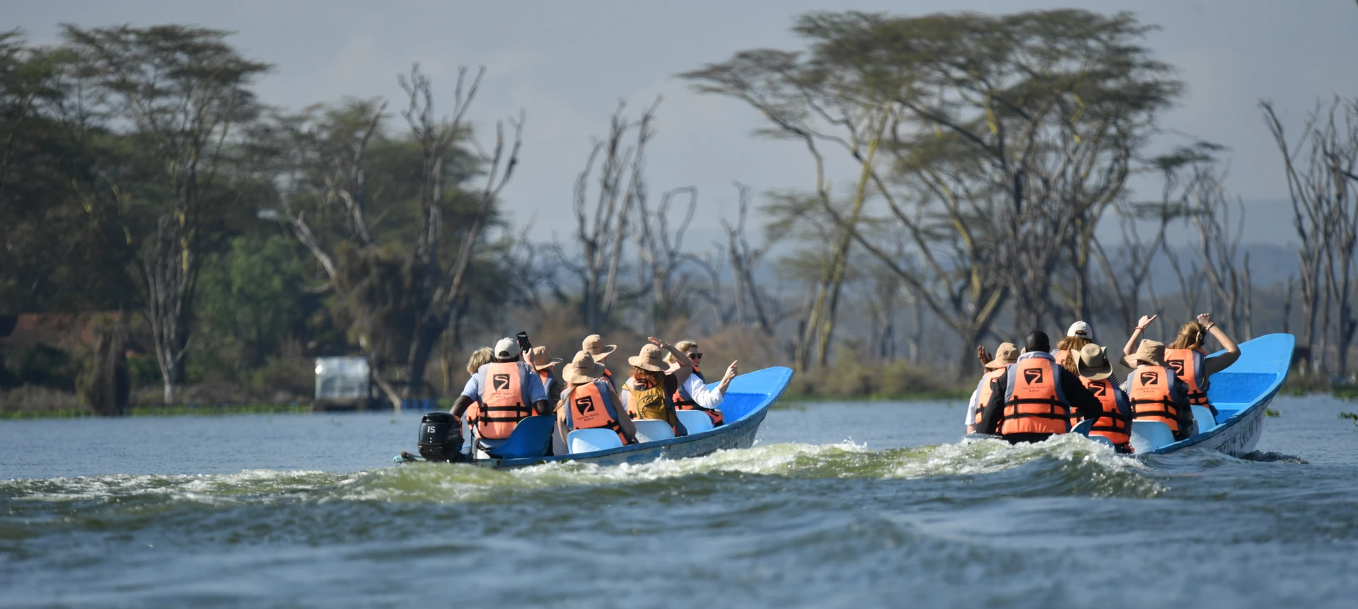 Gorillas & Lake Kivu by Helicopter 4 Days / 3 Nights