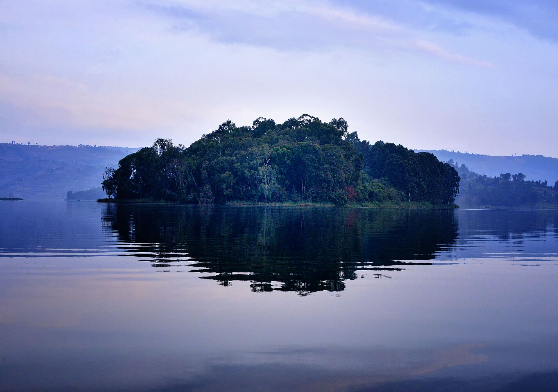 4 Nights — Bunyonyi Slow-Life Holiday